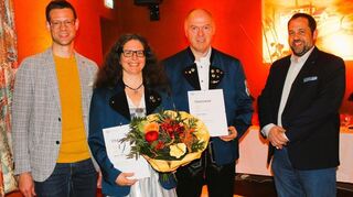 Zwei tragende Säulen im Verein wurden durch den Blasmusikverband Tauber-Odenwald-Bauland ausgezeichnet. Unser Bild zeigt (von links) Christian Ernst, Melanie Wagenblast, Achim Rieger sowie Vorsitzender Andreas Winkler.