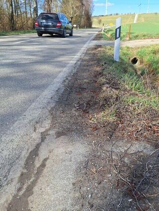 Viele Bankette wurden durch die schweren Baustellen-Fahrzeuge in Mitleidenschaft gezogen.