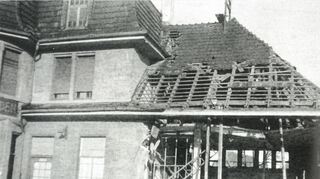 Der nach dem Fliegerangriff 1945 zerstörte Bahnhof in Hirschlanden.