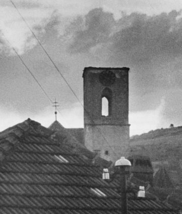 Deutsche Artillerie schoss von Gerlachsheim her das zwiebelförmige Dach des Kirchturms in Lauda herunter.