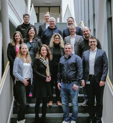 Vertreterinnen und Vertreter von Schulen, Unternehmen und der Stadt Wertheim trafen sich mit der Geschäftsstellenleiterin der Jugendtechnikschule Main-Tauber, Iris Lange-Schmalz.