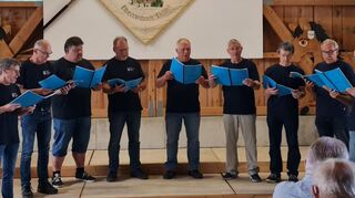 Zwei Konzerte gibt es am nächsten Sonntag, 27. April, im Rittersaal des Weikersheimer Schlosses. Es treten auf der „Kleine Chor“ des MGV Oberrimbach-Lichtel (Bild) und die Chorgemeinschaft Liederkranz Schäftersheim / Sängerkranz Nassau.