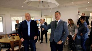 Der Limbacher Bürgermeister Thorsten Weber (links) und Minister Peter Hauk sind die Schirmherren des „1. Odenwälder Apfelgipfels“.