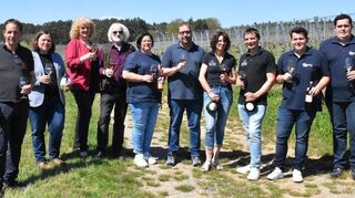 Die Vertreter der fünf Weinvermarkter freuen sich auf die Weinblüte am Samstag,31. Mai. Sie werden wieder die Türen ihrer Hofstellen öffnen und bei den Besuchern für Gaumenfreuden sorgen.