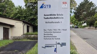 An drei Bildungseinrichtungen im Kreis, darunter an der Gewerblichen Schule in Tauberbischofsheim, wird AVdual erfolgreich angeboten.