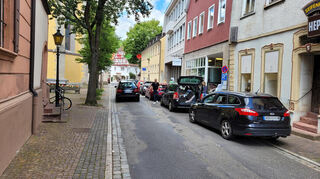 Ein Dauerthema in der Innenstadt ist und bleibt das Parken, hier am Ledermarkt.