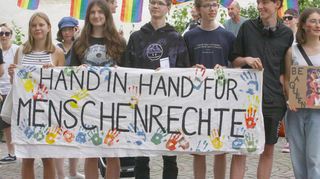 Auch im vergangenen Jahr fand bereits ein Christopher Street Day in Bad Mergentheim statt. Jetzt steht am Samstag die Fortsetzung an.
