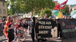 Die Teilnehmer des CSD setzten ein Zeichen für Vielfalt und Gleichberechtigung im ländlichen Raum.