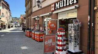 Die Tauberbischofsheimer Müller-Filiale in der Fußgängerzone soll im Januar 2026 geschlossen werden. Bürger starteten nun eine Online-Petition.