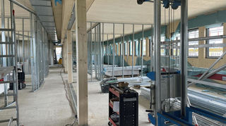 Die neuen Büroräume bieten Platz für 30 Mitarbeiter. Es wurde viel Holz verbaut.