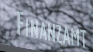 Die Steuerbehörden in Baden-Württemberg mussten im vergangenen Jahr weniger Grundsteuererklärungen bearbeiten.
