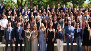 Mit einem Gesamtdurchschnitt von 2,0 haben alle Abiturienten die Reifeprüfung am Martin-Schleyer-Gymnasium bestanden. Am vergangenen Wochenende fand die feierliche Überreichung der Abiturzeugnisse statt.