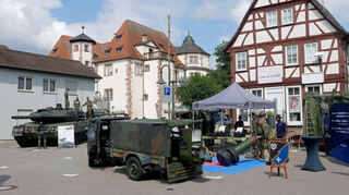 Die Bundeswehr hatte sogar einen Panzer mitgebracht.