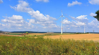 Bekommen voraussichtlich Zuwachs: Die beiden Windkrafträder bei Strüth an der Gemarkungsgrenze zu Weikersheim-Schäftersheim.