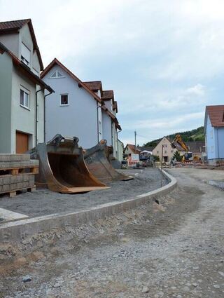 Die neue Straßenführung lässt sich schon erkennen.