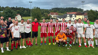 Beim traditionsreichen AH-Turnier des VfB Altheim im Rahmen des Sportfests setzte sich die Mannschaft des Gastgebers durch und sicherte sich den ersten Platz vor dem Team Lehrer, dem FC Hettingen und dem TSV Götzingen.