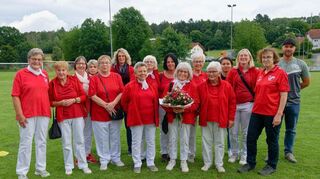 Für ihr jahrzehntelanges Engagement als Übungsleiterin der Damenriege des VfB Altheim wurde Adelheid Nikolaus im Rahmen des Sportfests feierlich in den „sportlichen Ruhestand“ verabschiedet.