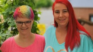 Jacky Schieser (links) mit ihrer Freundin und Unterstützerin Nicole Lobenstein.