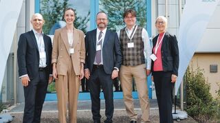 Die Eröffnungsfeier vereinte Ehrengäste aus Politik, Wirtschaft und Wissenschaft (von links): Benedikt Stegmayer (Referent für Kultur, Wissenschaft und Wirtschaft der Stadt Würzburg), Dr. Stefanie Krieger (Geschäftsführerin Lauda Medical), Dr. Gunther Wobser (Geschäftsführender Gesellschafter der Lauda Dr. R. Wobser GmBH & CO. KG), PD Dr. Frank Münch (Uniklinik Erlangen) und Caroline Trips (Präsidentin der IHK Würzburg-Schweinfurt)