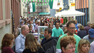 Viele Jahre war neben dem Schlossplatz auch die Hauptstraße in Külsheim Veranstaltungsort des Großen Marktes. Doch jetzt nehmen die Organisatoren davon Abstand.