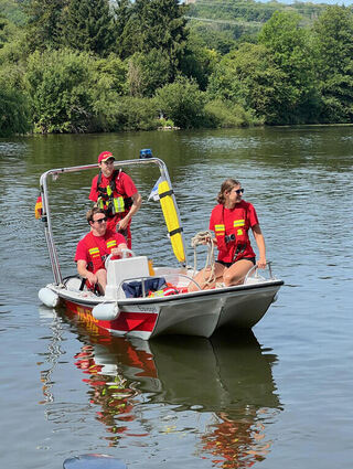 Die DLRG Weikersheim beim Wasserrettungsdienst.