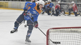 Colin Schlenker hinterließ im ersten Testspiel der Adler einen soliden Eindruck.Bild: Ruffler/PIX-Sportfotos