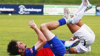 Bild mit Symbolcharakter: Niklas Dörr und der FSV sind auf dem Hosenboden gelandet.