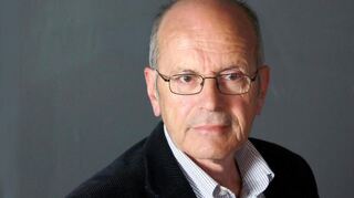 Schließt die Erzähl-mir-was-Auflage 2025 ab: Klaus Servene.
