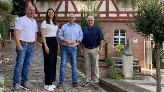Stadtbauamtsleiter Christian Berlin, Kämmerin Luisa Bleifuß, Bürgermeister Meikel Dörr und Hauptamtsleiter Michael Teichmann (von links) sprechen mit den FN über die künftige Gestaltung der Stadt Walldürn.