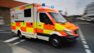 Mit schweren Kopfverletzungen wurde die 33-Jährige in ein Krankenhaus gebracht.