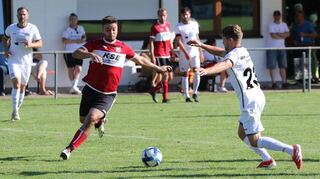 Die SGM Markelsheim/Elpersheim (hier in Weiß im Pokalspiel gegen Althausen/Neunkirchen) empfängt mit der SG Stetten/Kleingartach eine Mannschaft, die ebenfalls am ersten Spieltag verloren hat.
