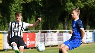Der SV Nassig (schwarz-weiß gestreift) hat in der Landesliga mit zwei Siegen gegen Lauda und Grünsfeld aufhorchen lassen.