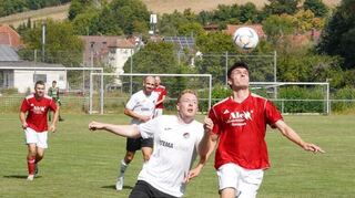 Der SV Nassig II (hier in Weiß) ist nach seinem Sieg in Wenkheim erneut auswärts gefordert. Jetzt geht es zur SpG Grünsfeld II/Zimmern, die ebenfalls beide bisherigen Spiele gewonnen hat.