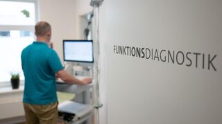 Die künstliche Intelligenz hält auch in der Medizin immer mehr Einzug. Würzburger Psychologen befürchten eine Beeinträchtigung des Ärzte-Patienten-Verhältnisses.