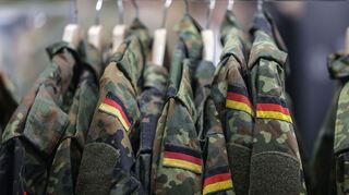 Drei Viertel aller extremistischen Verdachtsfälle bei der Bundeswehr kommen aus dem Bereich Rechtsextremismus. (Archivbild)