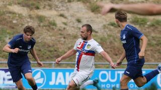 Bei der SGM Weikersheim/Laudenbach (weißes Trikot) freut man sich auf das traditionelle Kärwespiel.