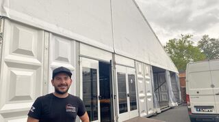 Festwirt Christian Groll kümmert sich unter anderem um die Sicherheit im Festzelt und auf dem Marktgelände.
