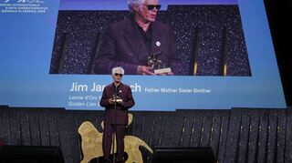 Jarmusch während der Dankesrede.
