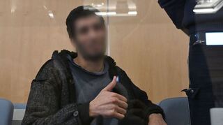 Issa al Hasan hatte bereits zu Prozessbeginn gestanden, den Messerangriff begangen zu haben.