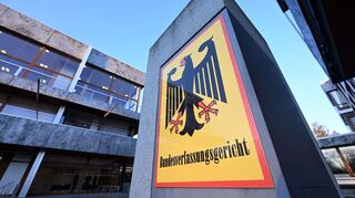 Nach der gescheiterten Neubestellung neuer Richterinnen und Richter fürs Bundesverfassungsgericht kommt ein neuer Anlauf. (Symbolbild)