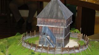 Modell der ersten Reichelsburg, als sie noch aus Holz war (gefertigt von Dr. Jürgen Jung, Geschäftsführer des Vereins Burglandschaft).