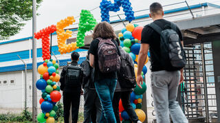 Neu-Azubis an ihrem ersten Arbeitstag bei der BASF am 1. September – wie viele von ihnen nach dem Abschluss übernommen werden, ist viel unsicherer als bisher. Übernahme-Quoten von 90 Prozent gehören der Vergangenheit an.