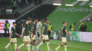 Die Partie von Wolfsburg gegen Köln musste wegen eines Unwetters unterbrochen werden