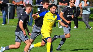 Mit 1:1 trennten sich der FSV Tauberhöhe (in Grau) vom SV Königshofen.