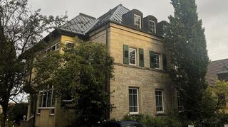 Das Konzept einer städtebaulichen Entwicklung der Gemeinde Wittighausen sieht unter anderem eine energetische Sanierung und Modernisierung des Rathauses sowie eine Neugestaltung und Aufwertung des vorhandenen Aufenthaltsbereichs auf dem Rathausplatz „Am Plan“ vor.
