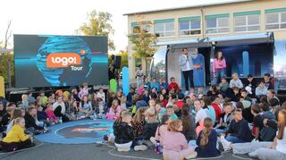 Ein spannendes Erlebnis: die Logo-Kindernachrichten wurden auf ihrer Tour vom Schulhof in Eubigheim ausgestrahlt.