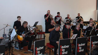 Die "Tauber-Big-Band" unter Leitung von Luk Murphy zeigte beim Benefizkonzert zugunsten der Lebenshilfe ihr breites musikalisches Repertoire.