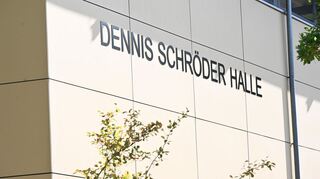 Nach dem deutschen Basketball-Kapitän Dennis Schröder ist nun eine Halle in Braunschweig benannt.