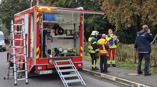 Mehr als 100 Einsatzkräfte von Polizei, DLRG, DRK und Feuerwehr waren am frühen Sonntagmorgen alarmiert worden.