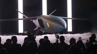Das unbemannte Kampfflugzeug CA-1 Europa ist eine Designstudie des Rüstung-Start-ups Helsing. Das Unternehmen zählt zu Deutschlands wertvollsten Start-ups.